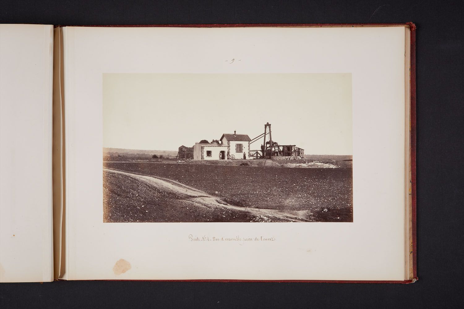 “Puits N°4 Vue d’ensemble prise de l’ouest”
