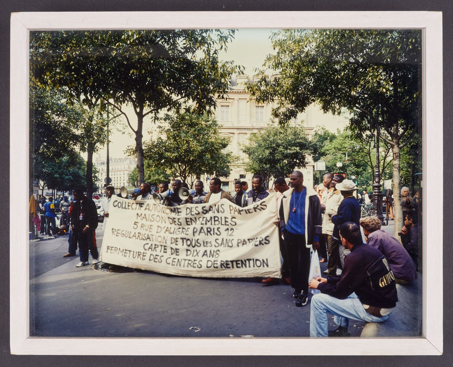 Manifestations du collectif des sans-papiers de la Maison des Ensembles (titre de l'ensemble)