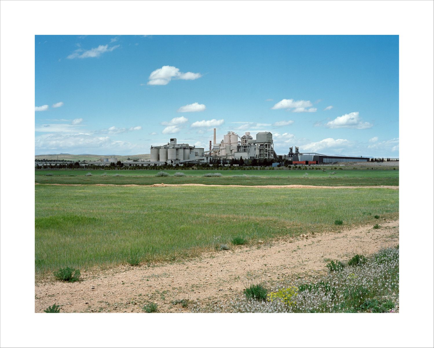 Je suis pas mort, je suis là (titre de la série)) ; Repères - L'Usine. Naïma, Maroc, 2012