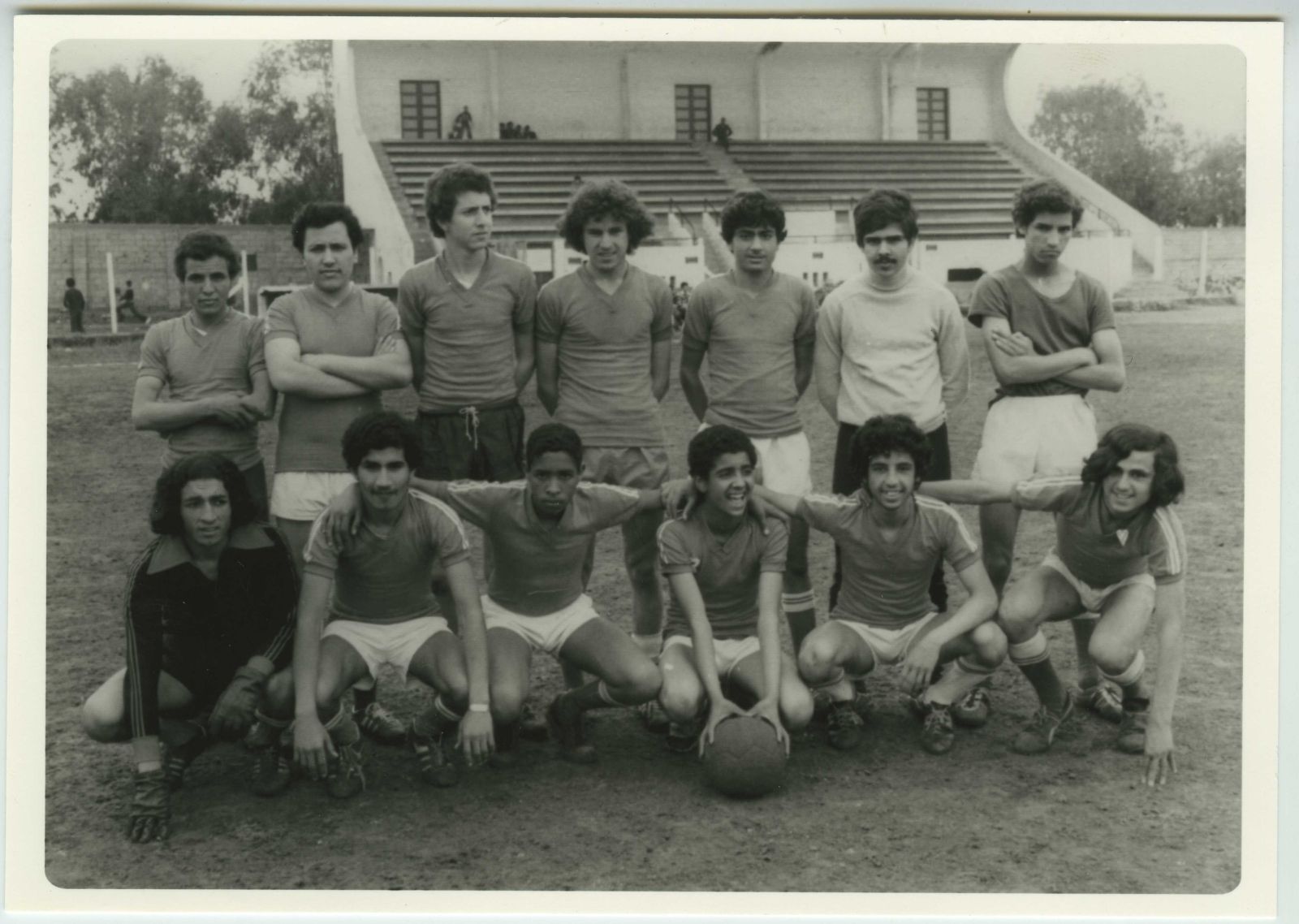 Ismaël Hajji et ses coéquipiers de l'équipe de football  des Douaniers de Casablanc" (titre factice)