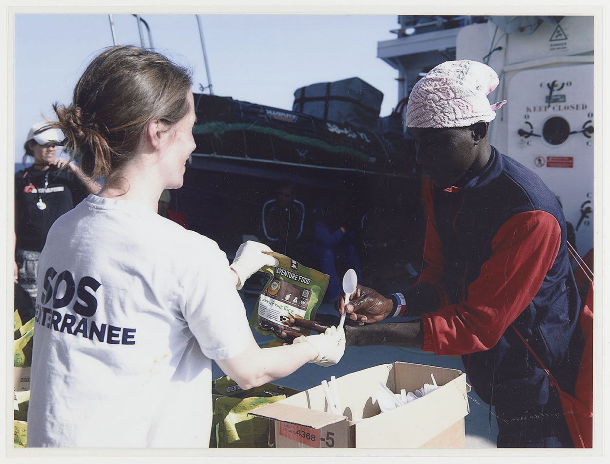 "Distribution de nourriture" (titre factice)
