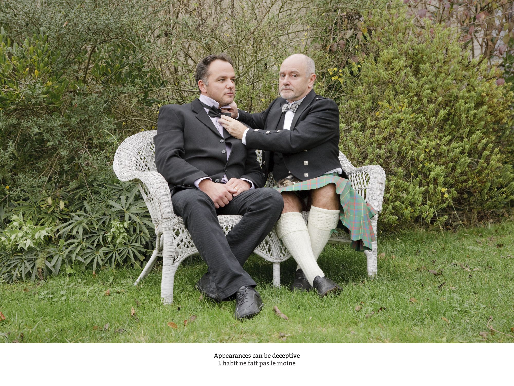 Another country (titre de la série) ; Appearances can be deceptive / L'habit ne fait pas le moine (sous-titre)