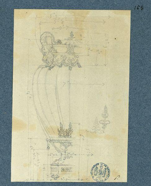 Croquis d'un vase antique décoré (moitié du vase)