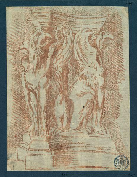 Piédestal sculpté en haut-relief (griffons ?)