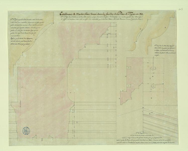 Entablement de marbre blanc trouvé dans les fouilles de la place de Trajan en 1812