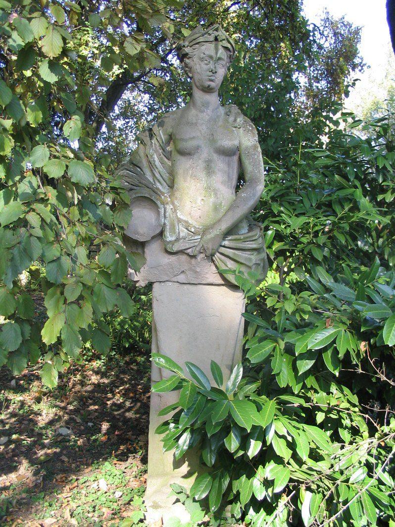 Nymphe (titre factice)