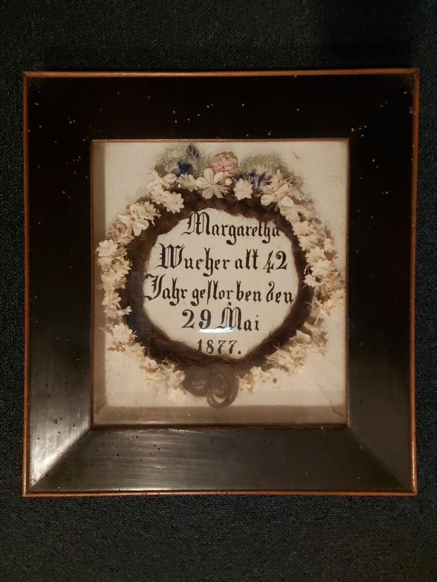 Couronne de cheveux tressés, souvenir de Margaretha Wacher, 1877 (titre factice)