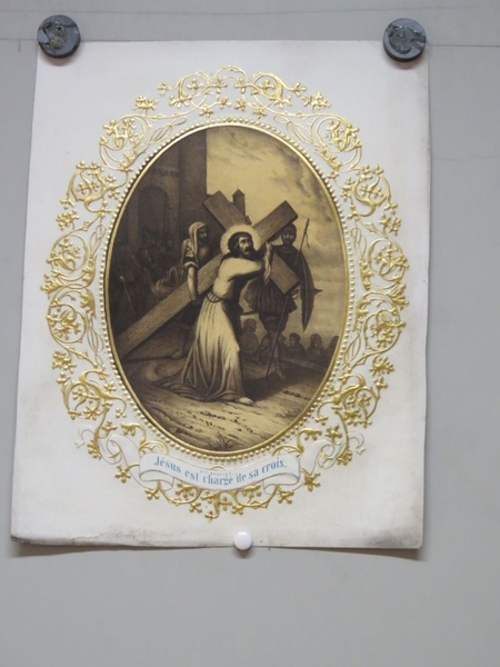 2eme Station. Jésus est chargé de sa croix. (titre inscrit, français)