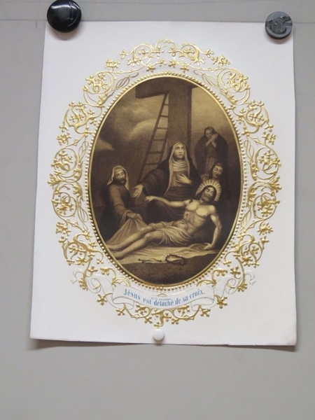 13eme Station. Jésus est détaché de sa croix. (titre inscrit, français)