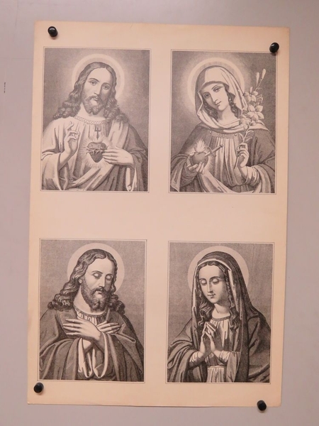 4 portraits de Jésus et Marie dont Jésus au Sacré cœur, Marie au Sacré cœur, Jésus aux mains repliées, Marie priant. (titre factice)