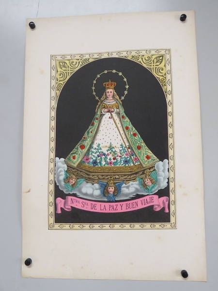 Ntra. Sra. de la Paz Y Buen Viaje. (titre inscrit, espagnol) ; Notre-Dame de la Paix et du Bon Voyage. (titre traduit)