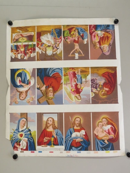 12 images réligieuses dont Jésus et Marie. (titre factice)