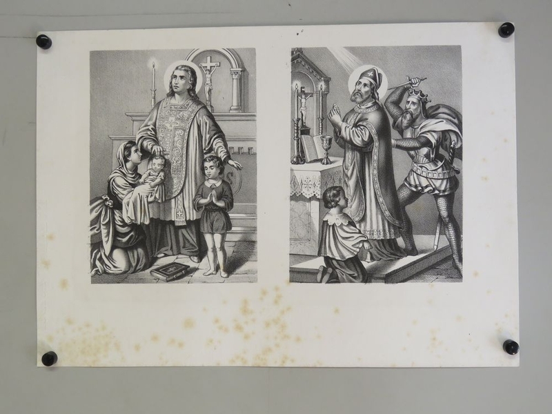 2 images d'hommes pieux devant l'autel. (titre factice)