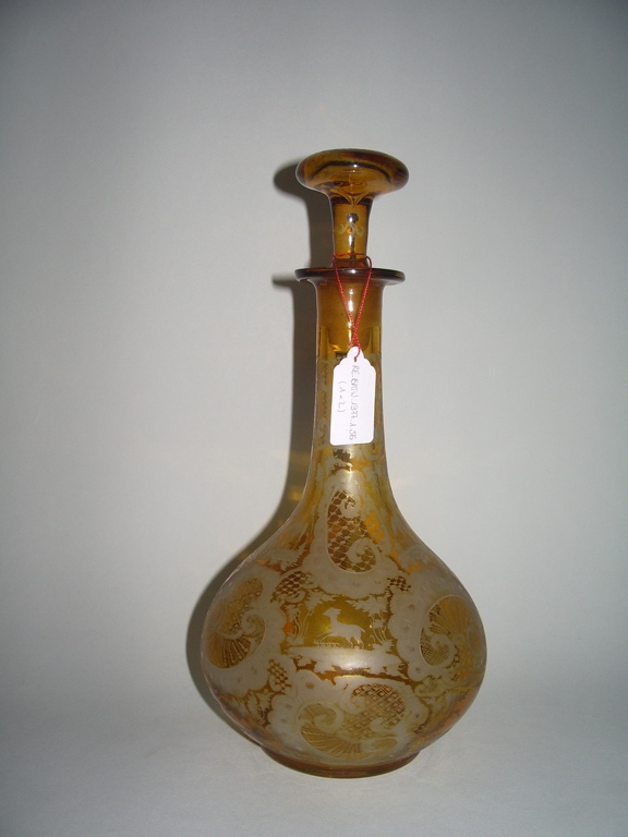 Carafe à la cathédrale (titre factice)