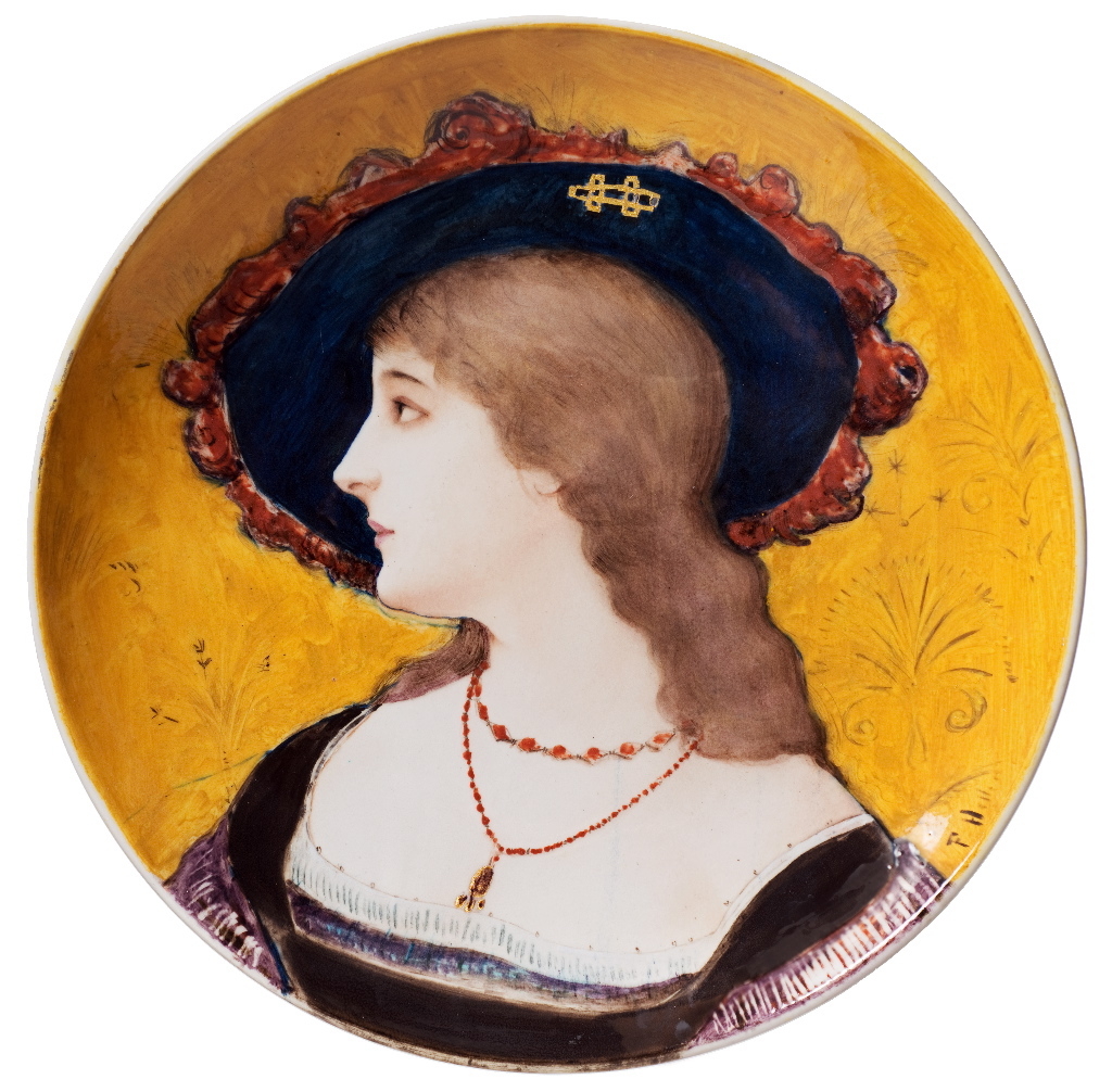 plat à buste de femme en costume Renaissance