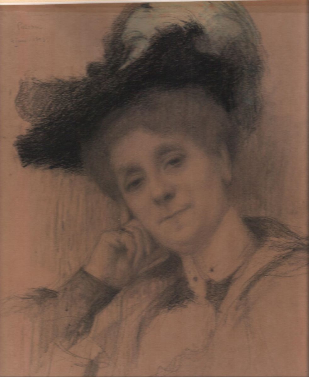 Angèle Rostand avec chapeau à plumes