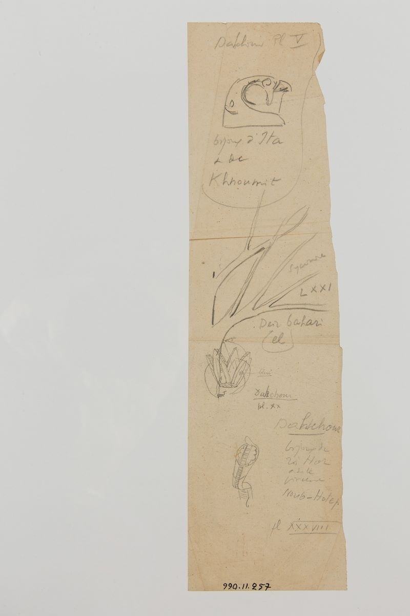 3 représentations de bijoux (titre factice)