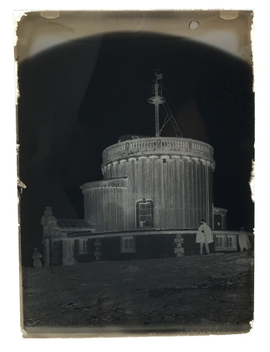 Ancien observatoire, sommet du Puy-de-Dôme (titre factice)