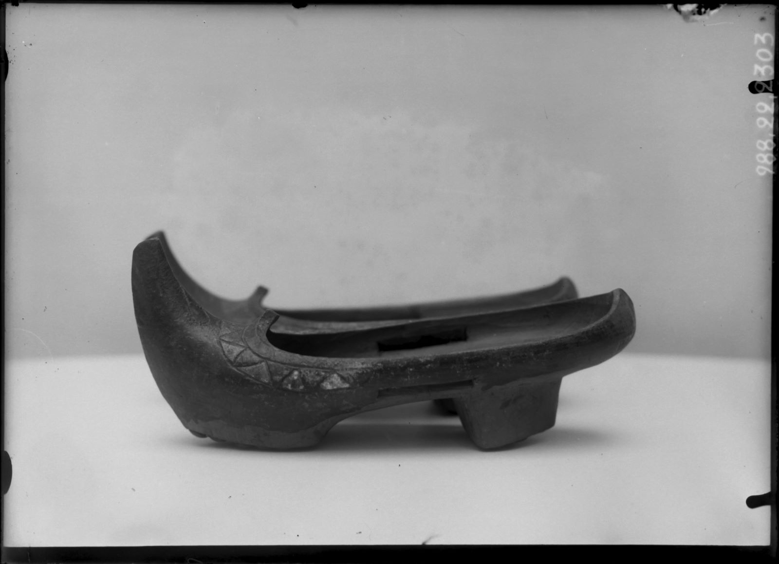 Paire de sabots (titre factice)