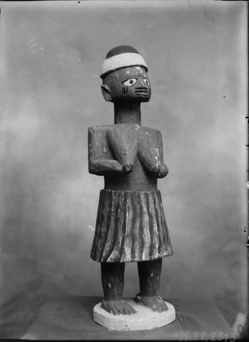 Statuette en bois (titre factice)