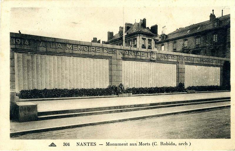 304 NANTES - Monument aux Morts (C. Robida, arch., titre inscrit)