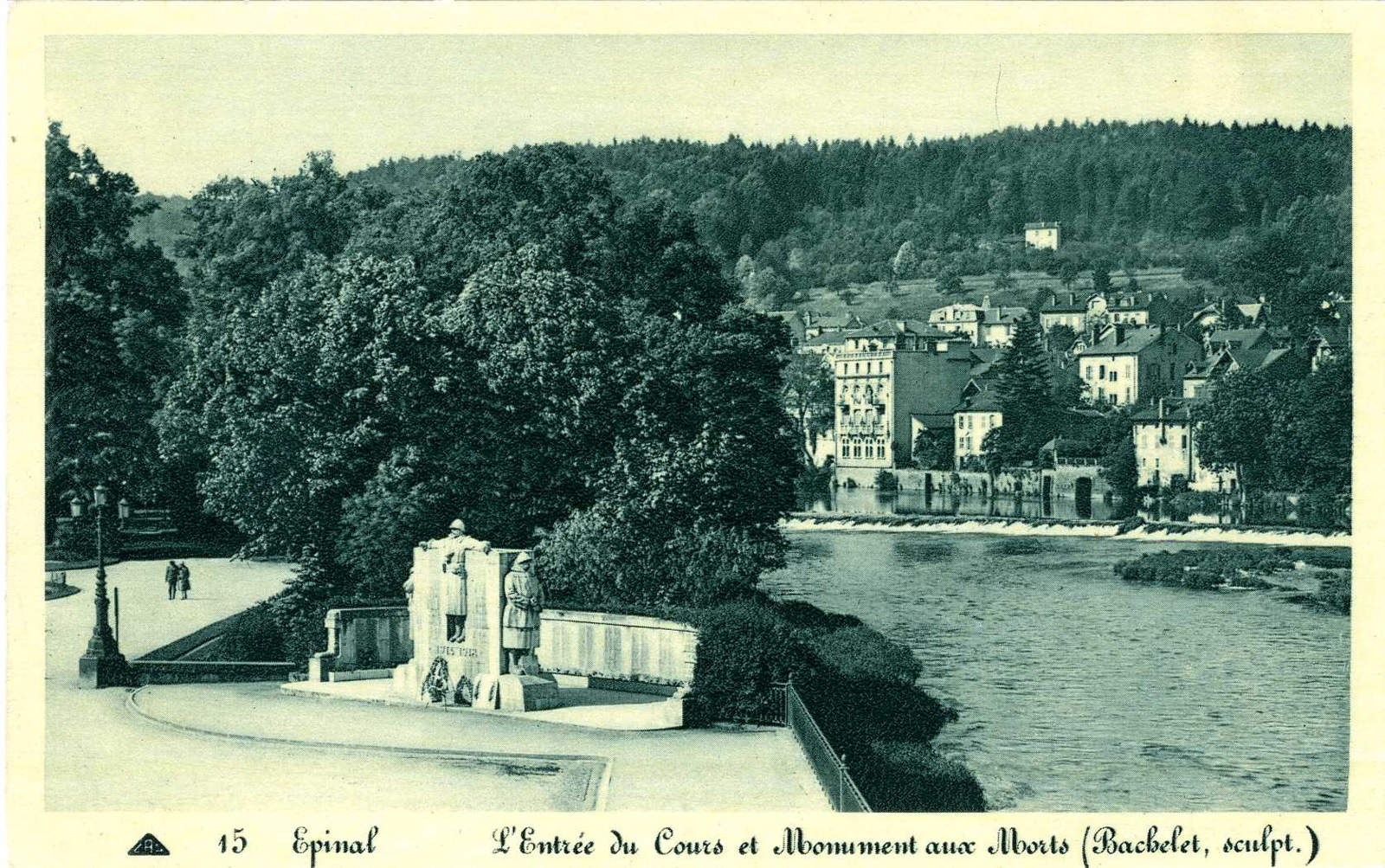 15 Epinal - L'Entrée du Cours et Monument aux Morts (Bachelet, sculp., titre inscrit)