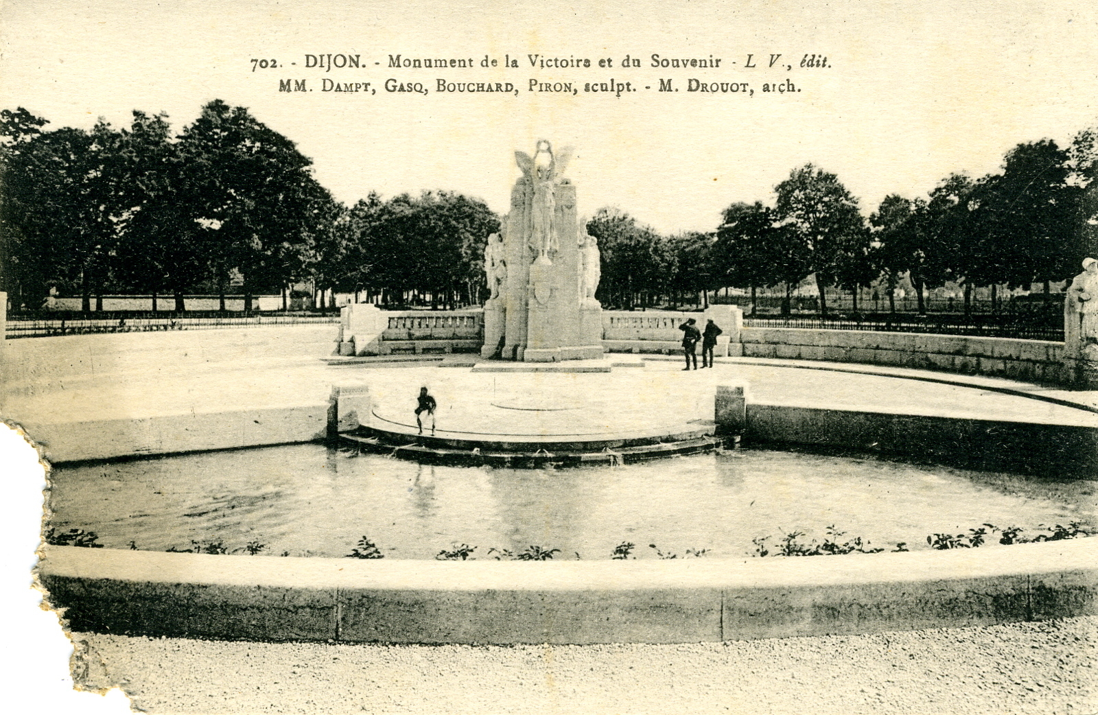 702. - DIJON. - Monument de la Victoire et du Souvenir (titre inscrit)