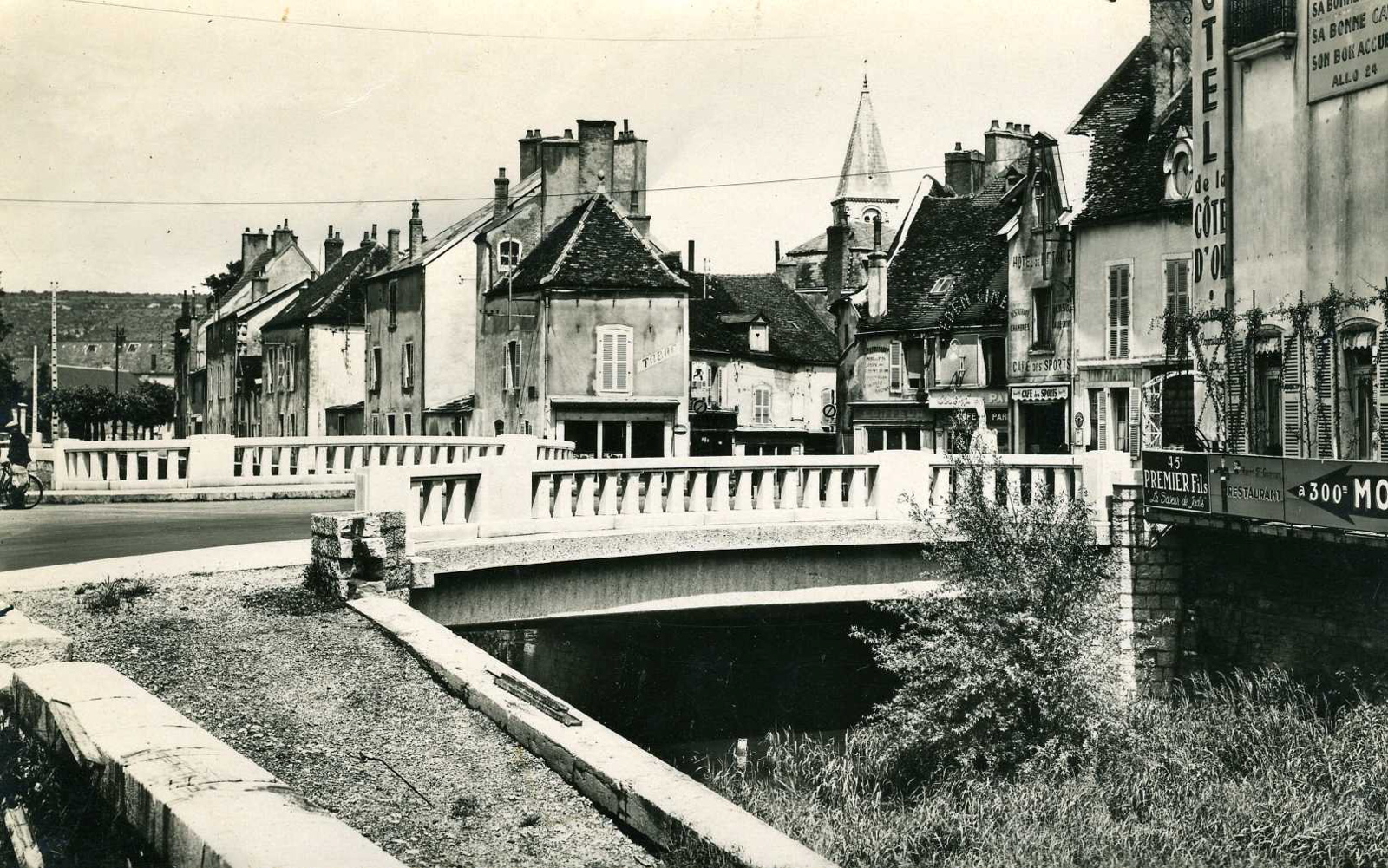 6. NUITS-SAINT-GEORGES  (Côte d'Or). / Place de la Libération et nouveau pont du Meuzin (titre inscrit)