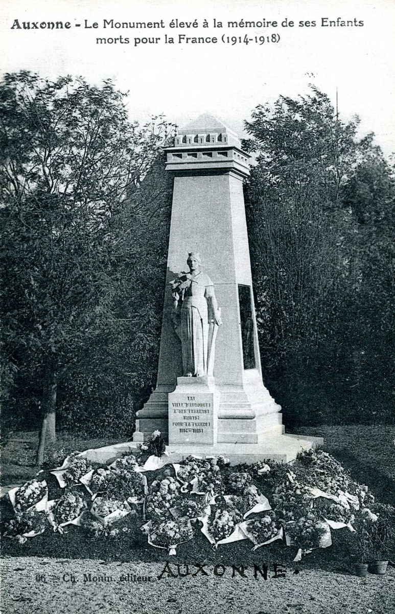 Auxonne - Le Monument élevé à la mémoire de ses Enfants / morts pour la France (1914-1918, titre inscrit)
