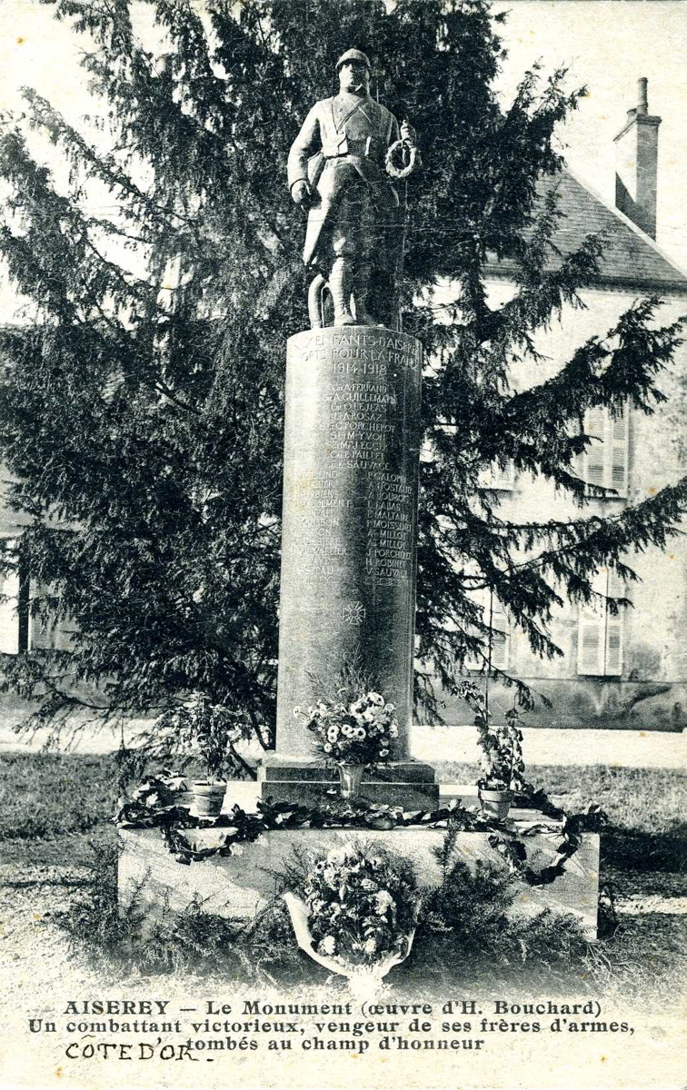AISEREY - Le Monument (oeuvre d'H. Bouchard) / Un combattant victorieux, vengeur de ses frères d'armes, / tombés au champ d'honneur (titre inscrit)