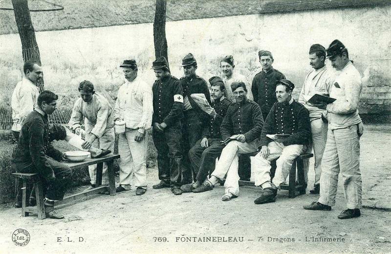 769. FONTAINEBLEAU - 7e Dragons - L'Infirmerie (titre inscrit)