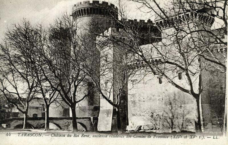 44 TARASCON. - Château du roi René, ancienne résidence des Comtes de Provence (XIVe et XVe s.) (titre inscrit)