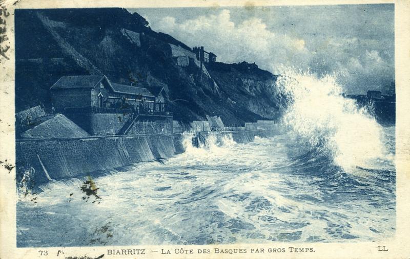73 BIARRITZ - LA CÔTE DES BASQUES PAR GROS TEMPS. (titre inscrit)