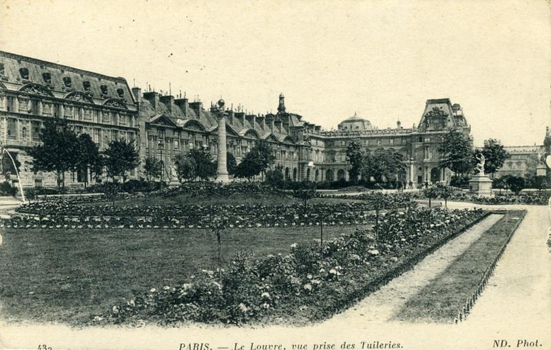432 PARIS - Le Louvre, vue prise des Tuileries (titre inscrit)