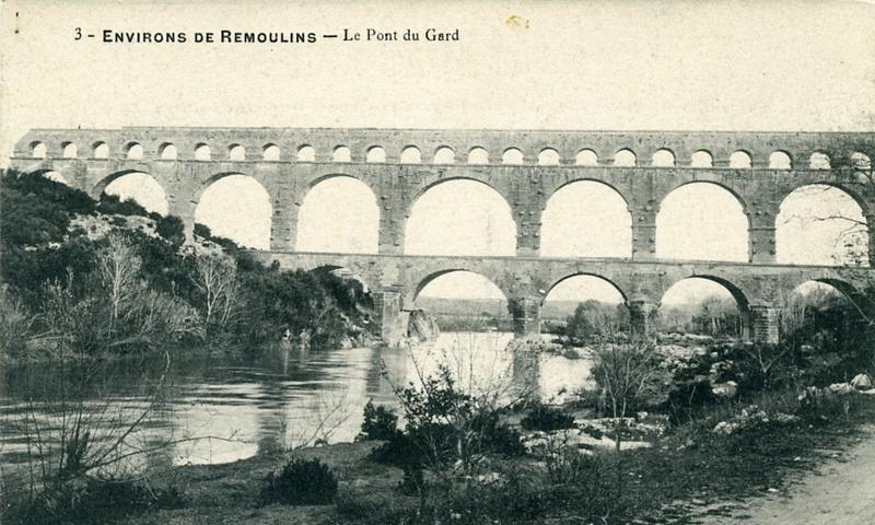 3 - ENVIRONS DE REMOULINS - Le Pont du Gard (titre inscrit)