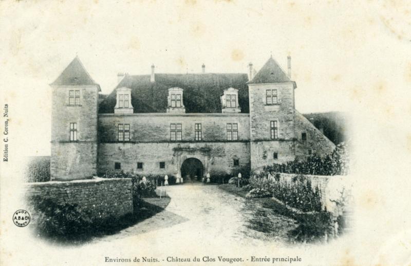 Environs de Nuits. - Château du Clos VOUGEOT. - Entrée principale (titre inscrit)