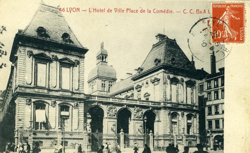 46 LYON - L'Hôtel de Ville Place de la Comédie. (titre inscrit)