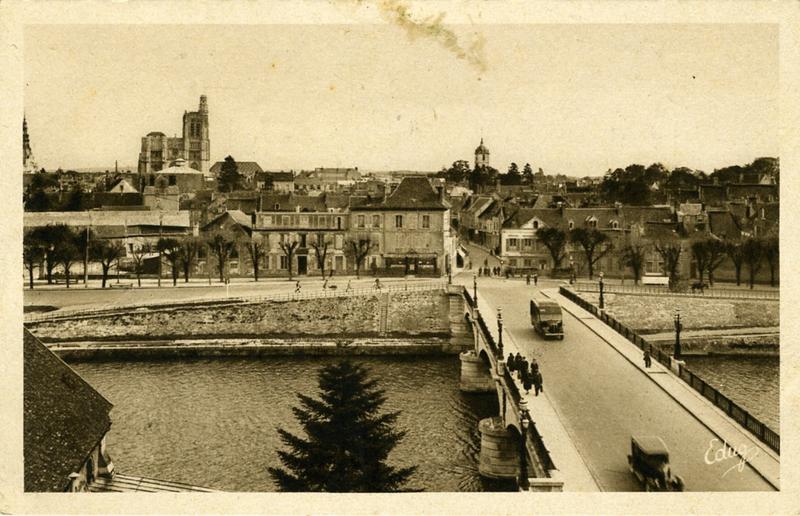 1. SENS (Yonne). - Le Nouveau Pont (titre inscrit)
