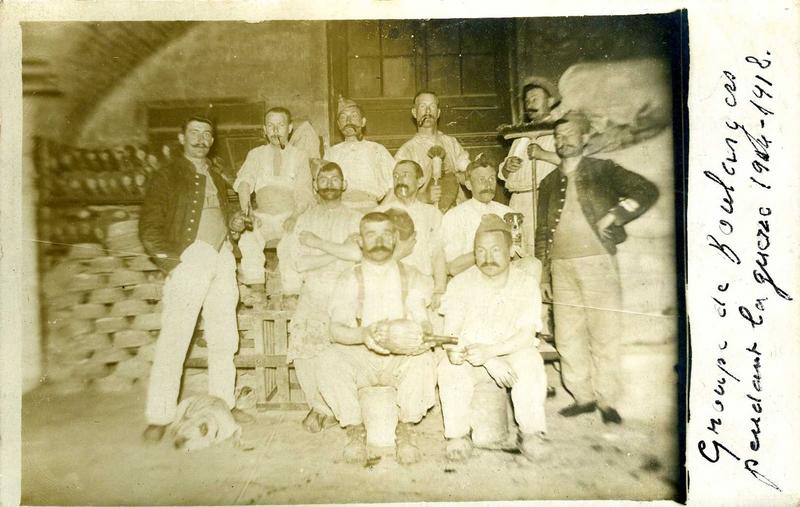 Groupe de Boulangers / pendant la guerre 1914-1918. (titre inscrit)