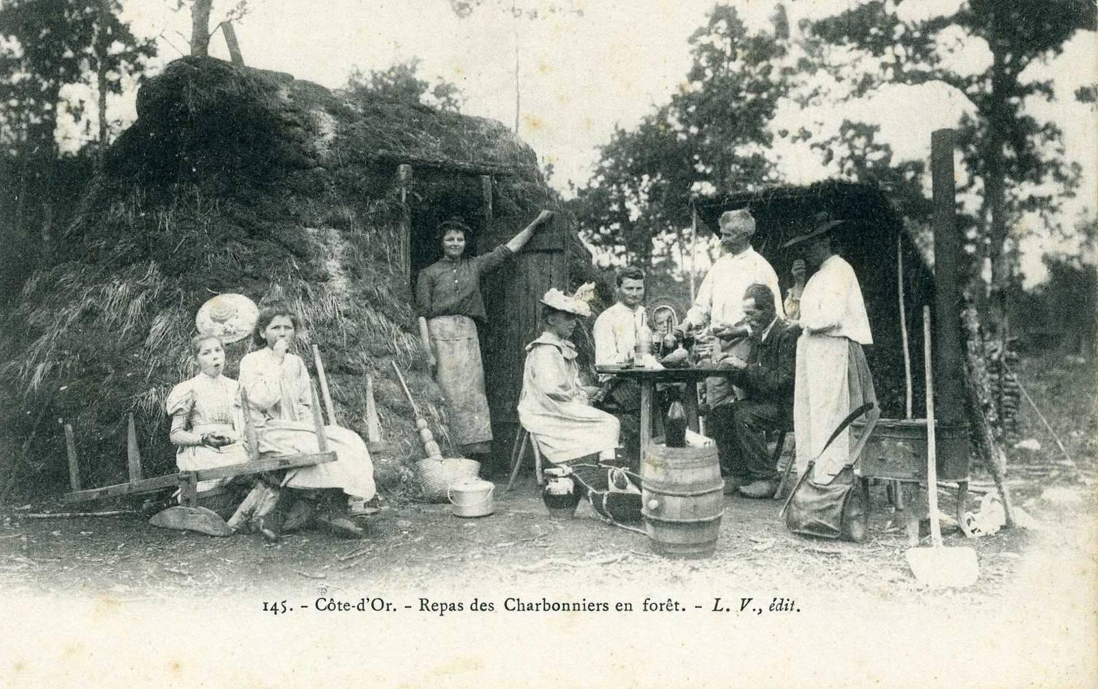 145. - Côte-d'Or. - Repas des Charbonniers en forêt. (titre inscrit)