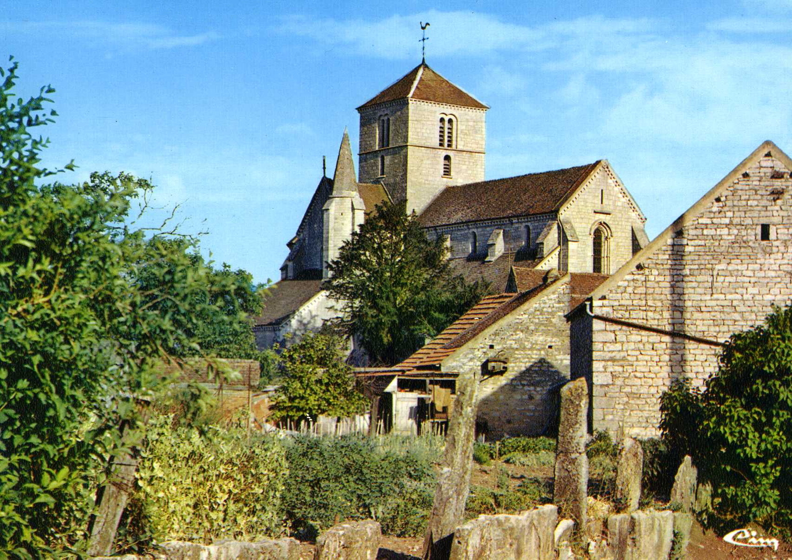 NUITS-ST-GEORGES (Côte d'Or) / Église St-Symphorien (titre inscrit)
