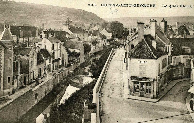 205. NUITS-SAINT-GEORGES - Le quai Fleury (titre inscrit)