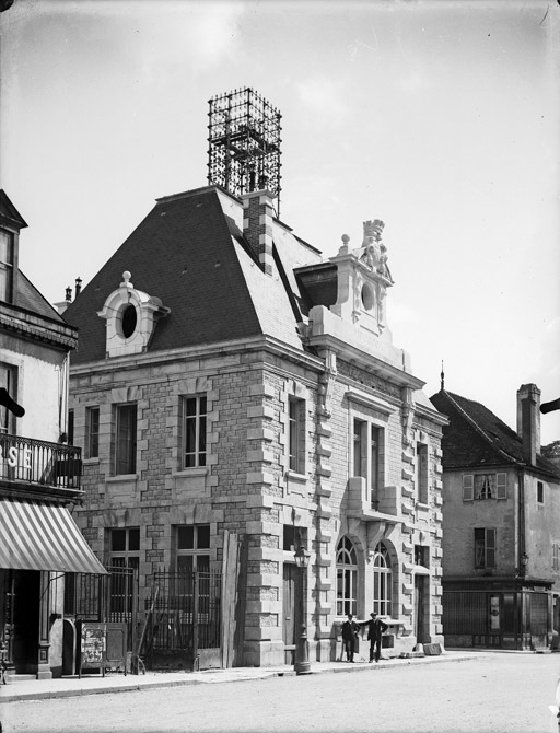 Nuits-Saint-Georges - L'hôtel des Postes (titre usuel)