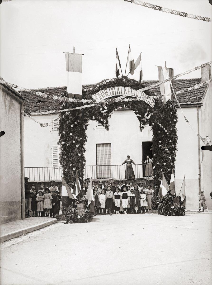 Nuits-Saint-Georges - “HONNEUR A LA FEDERATION” (titre usuel)