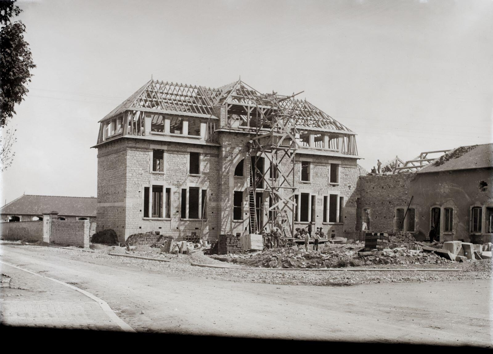Nuits-Saint-Georges - Construction de l'école des garçons (école Henri Challand) (titre usuel)