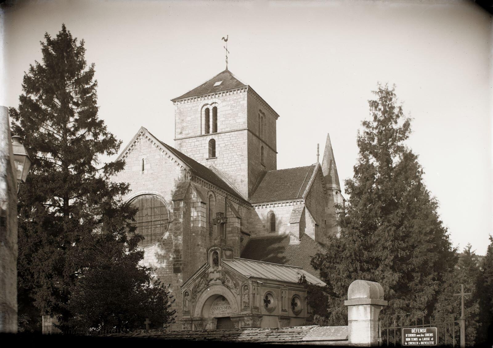 Nuits-Saint-Georges - L'église Saint-Symphorien et le caveau de Marey-Monge (titre usuel)