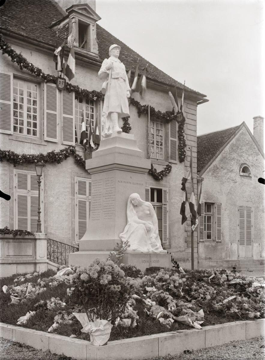 Nuits-Saint-Georges - Monument aux morts de la Première Guerre mondiale (titre usuel)
