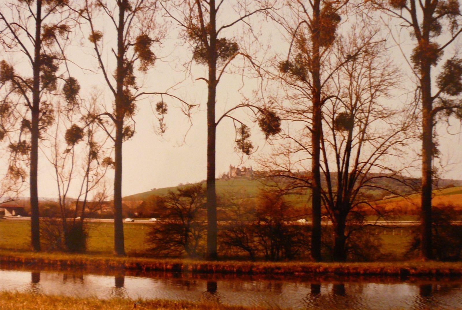 Le Canal sous Châteauneuf