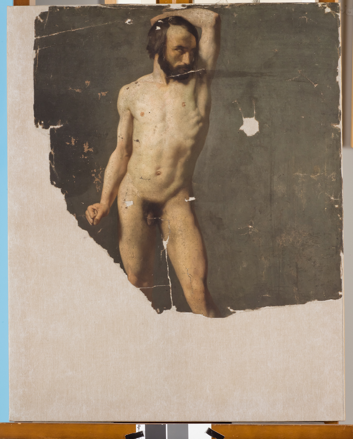 Académie d'homme debout de dos