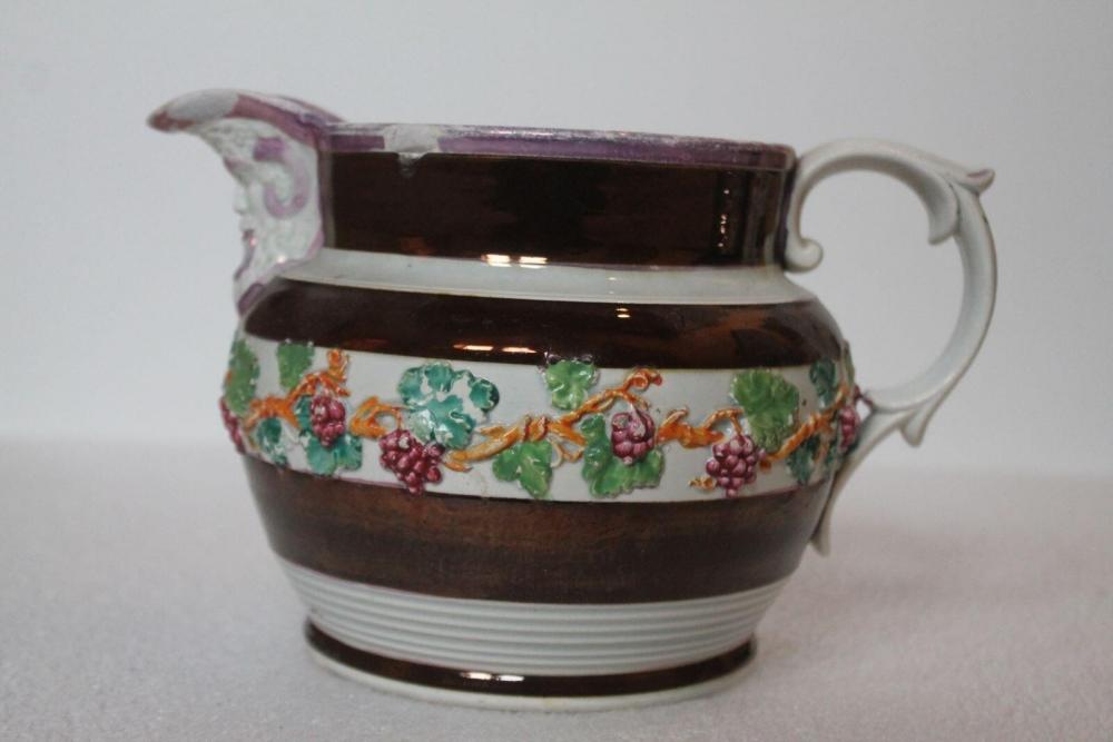 Gros Pot dit en faïence de Jersey TECH faïence (façonnage au tour) ; émail (lustré, doré)